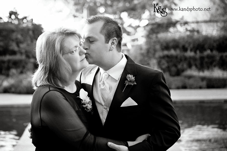 Mark and Jamie's Wedding at the Dallas Arboretum | Dallas Wedding Photographers Mark and Jamie's Wedding at the Dallas Arboretum | Dallas Wedding Photographers