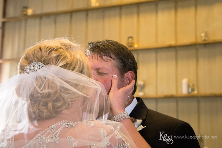 dallas rustic wedding at 3R's Ranch