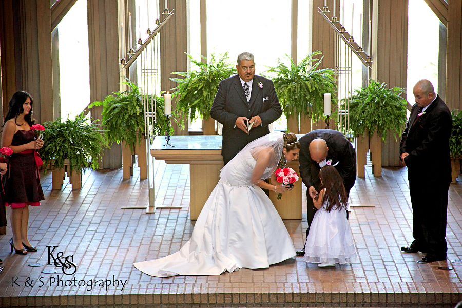 Tommy and Tammy's Fort Worth Wedding. Photographs by Dallas Wedding Photographers, K & S Photography