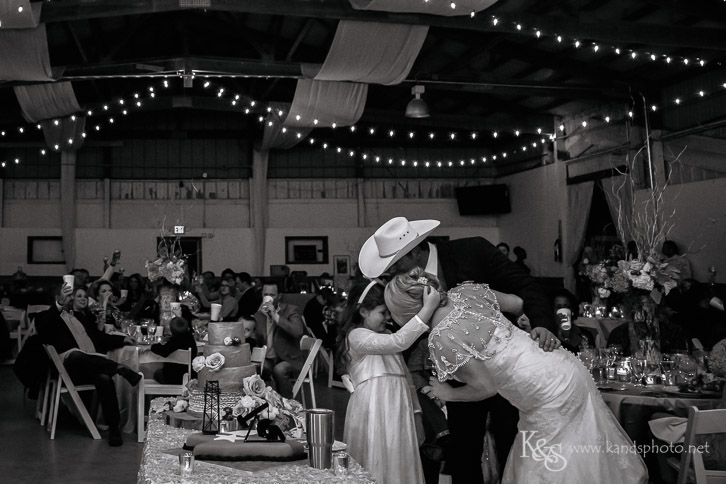 dallas rustic wedding at 3R's Ranch