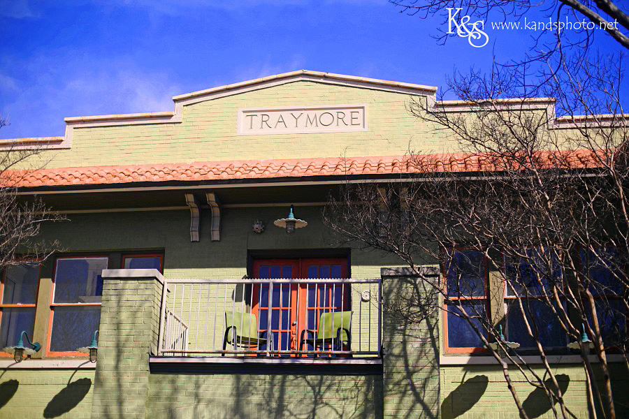 K & S Photography has an office in Dallas to meet wedding clients at