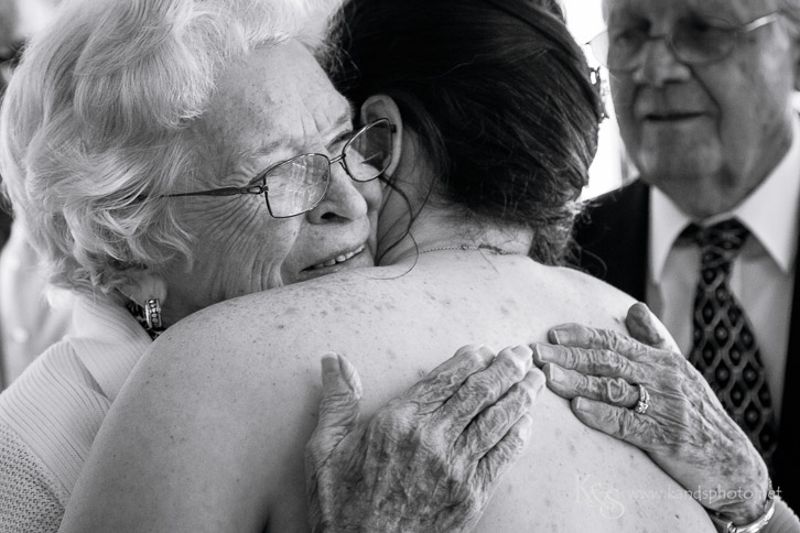 candid wedding photographer in dallas