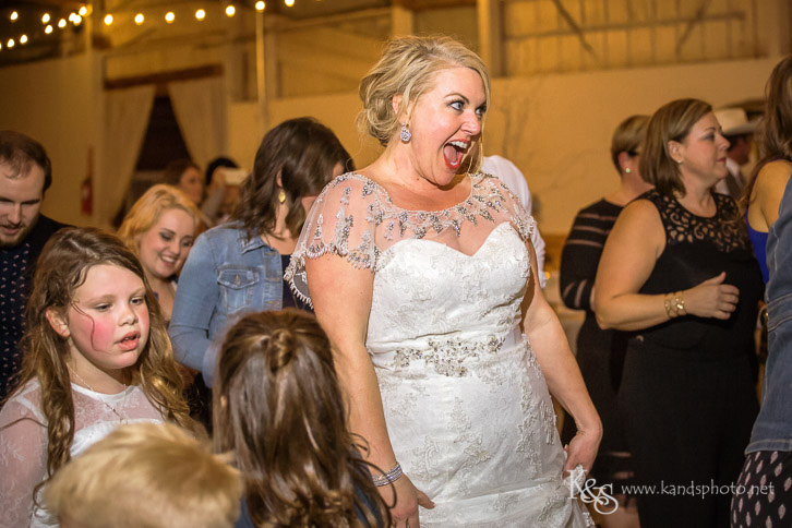 dallas rustic wedding at 3R's Ranch