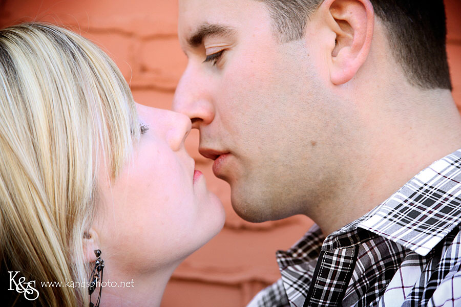 Richie and Jennifer: Engagements in Deep Ellum | Dallas Wedding Photographers