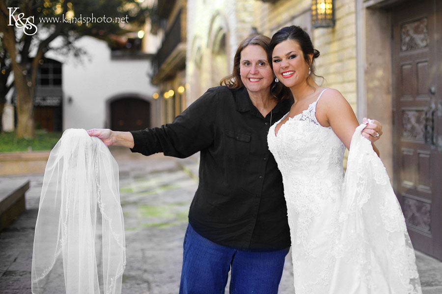 Courtney's Bridals at Mandalay Canals | Dallas Wedding Photographers