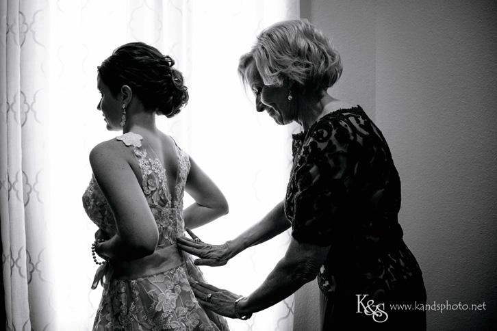 dallas candid wedding photographer