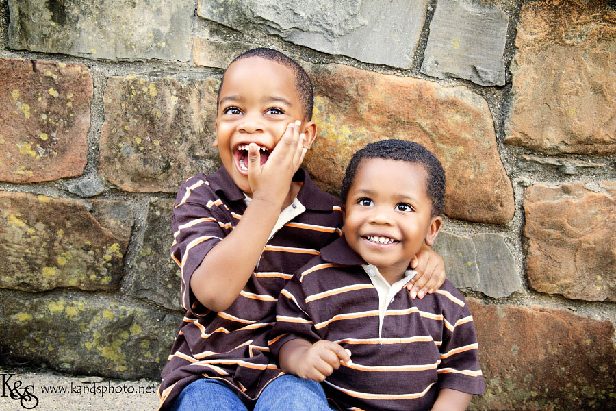 Lathan Family at Lee Park in Dallas. Photographs by Dallas Photographers, K & S Photography