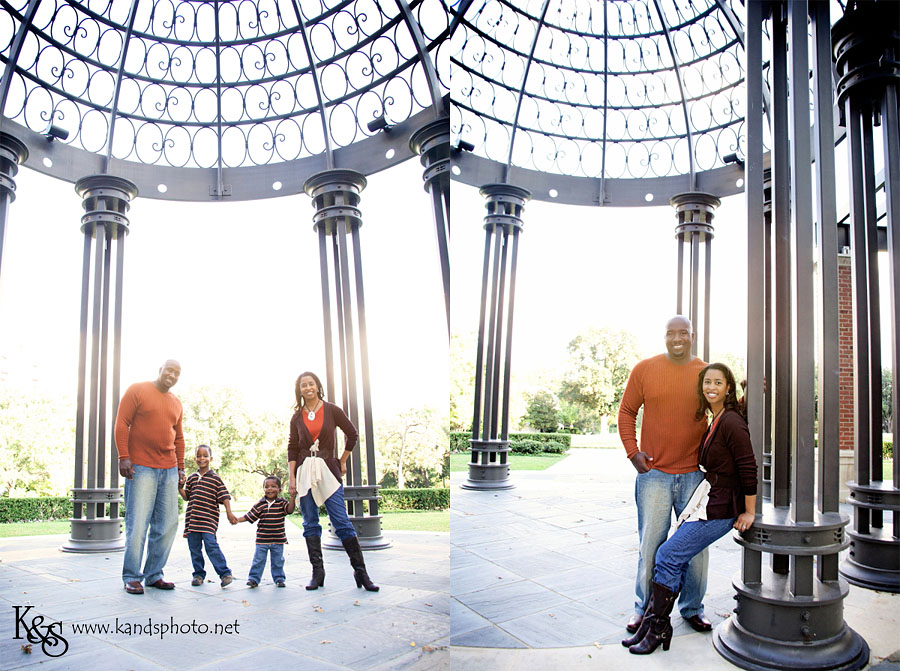 Lathan Family at Lee Park in Dallas. Photographs by Dallas Photographers, K & S Photography