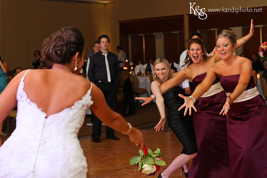 Stacy and Courtney: Wedding at St. Ann's Catholic Parish | Dallas Wedding Photographers