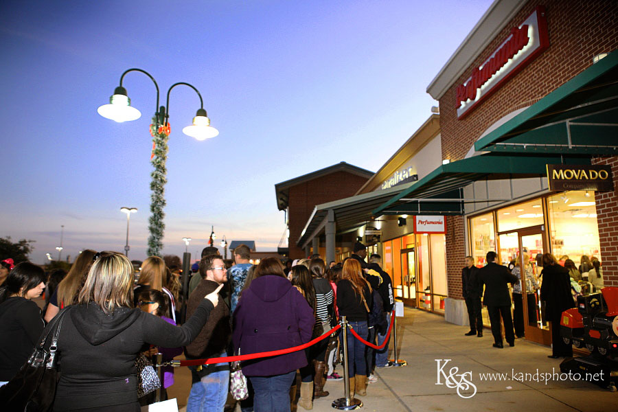 Snooki's Appearance at Perfumania | Dallas Photographers