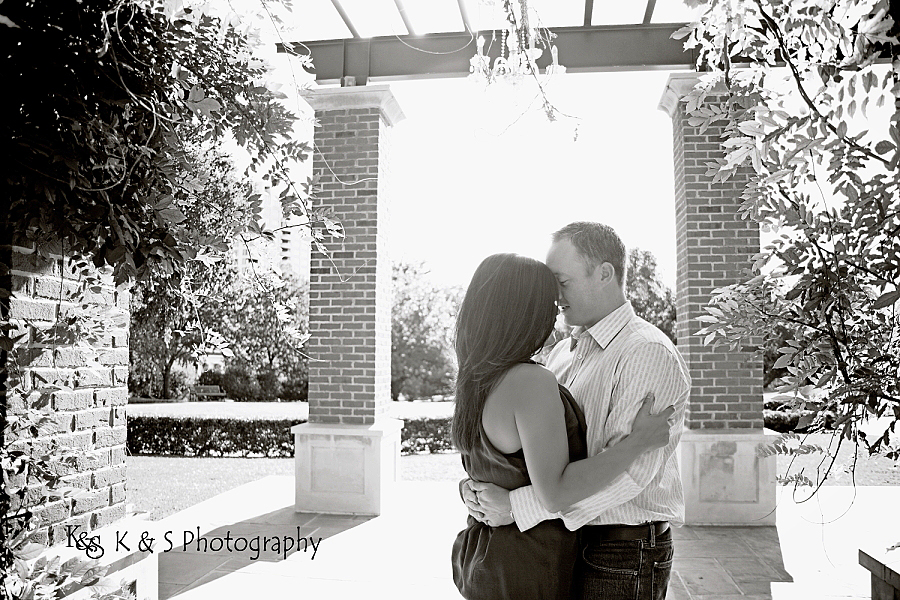Chris and Chrystal's Engagements at Lee Park in Dallas. Photographs by Dallas Wedding Photographers, K & S Photography