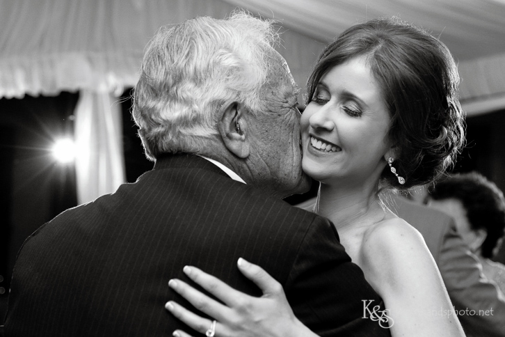 dallas candid wedding photographer