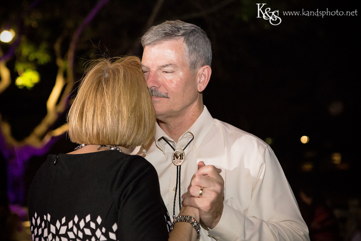 Clark Gardens Wedding in Weatherford by Dallas Wedding Photographers - K & S Photography