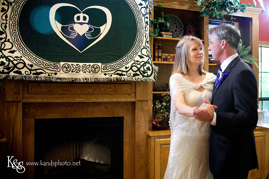 Dallas Wedding Photographers, K & S Photography photograph Tom and Donna's Wedding in East Texas