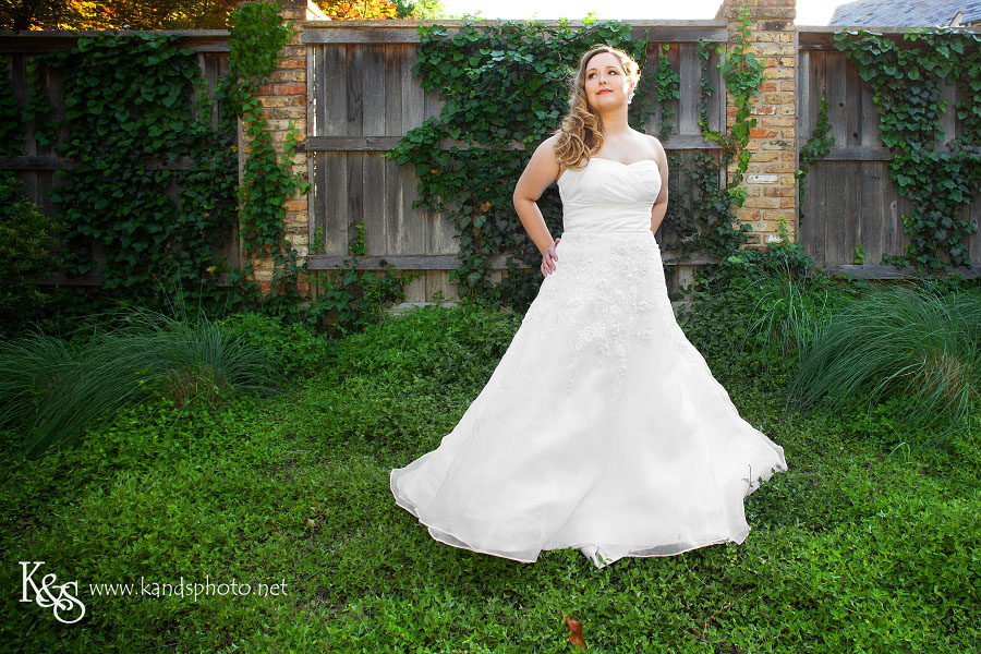 Laura's Bridal Session at Turtle Creek | Dallas Wedding Photographers